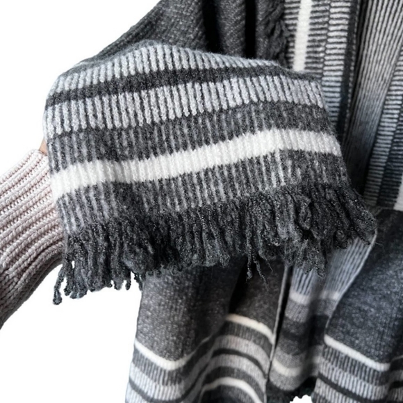 Anthropologie Oversized Fringe Western Sweater Cardigan Kimono - Picture 6 of 10